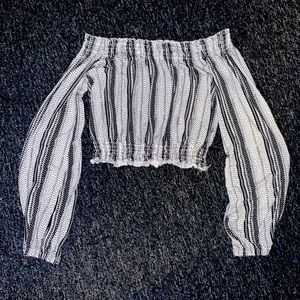 Off Shoulder crop top, striped